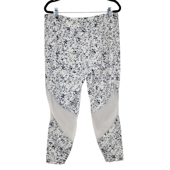 Athleta Sandstone Salutation 7/8 Length Workout Butter Soft Leggings Size XL - Picture 3 of 6